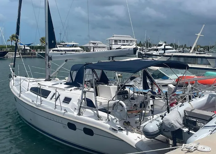 Elegant Sailboat Stay